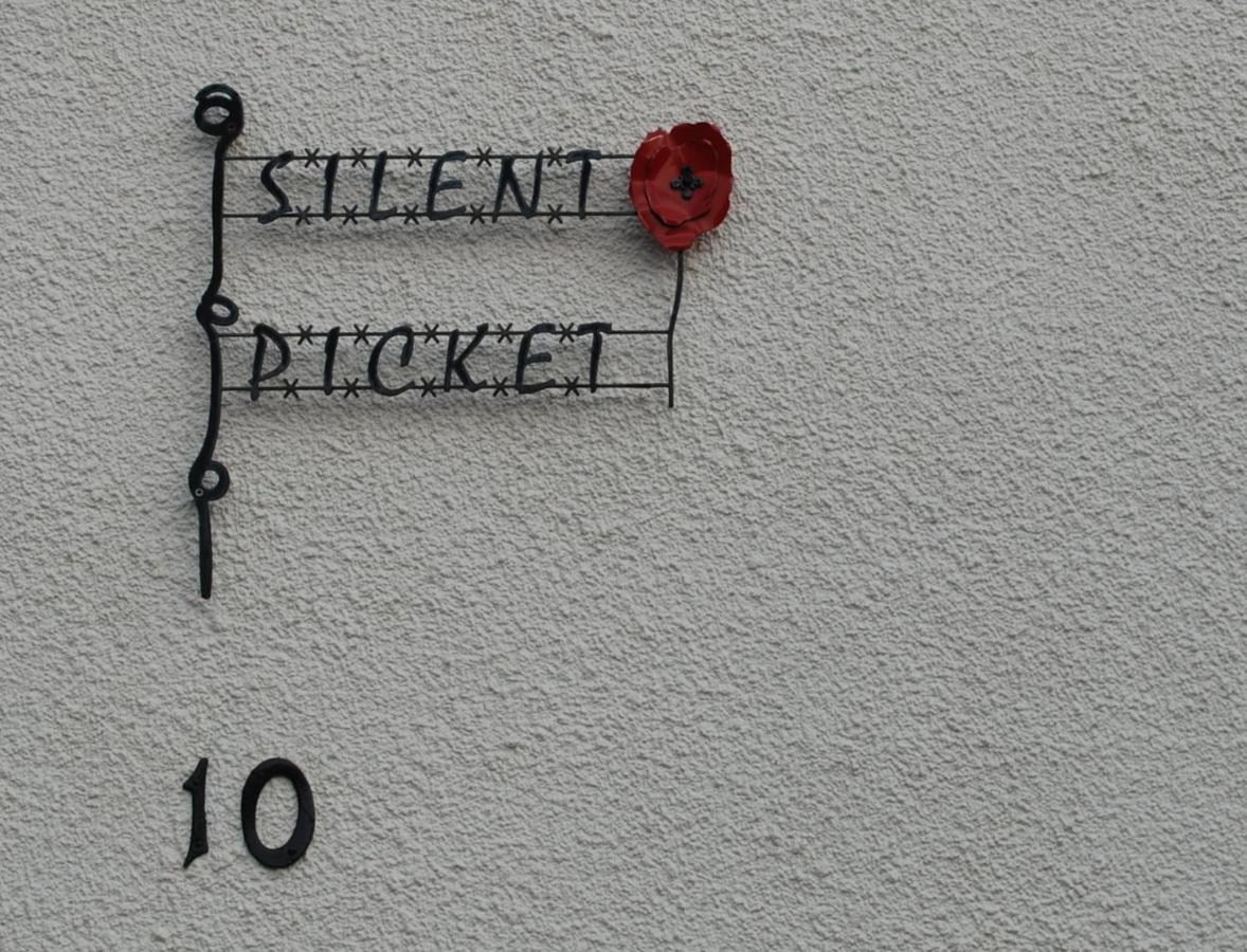 The Silent Picket Bed and Breakfast Martinpuich Exteriör bild